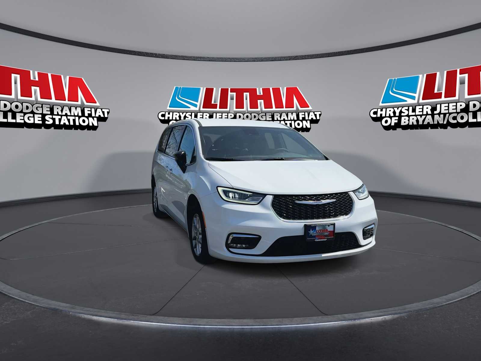 Thumbnail: 2026 Chrysler Pacifica - 2