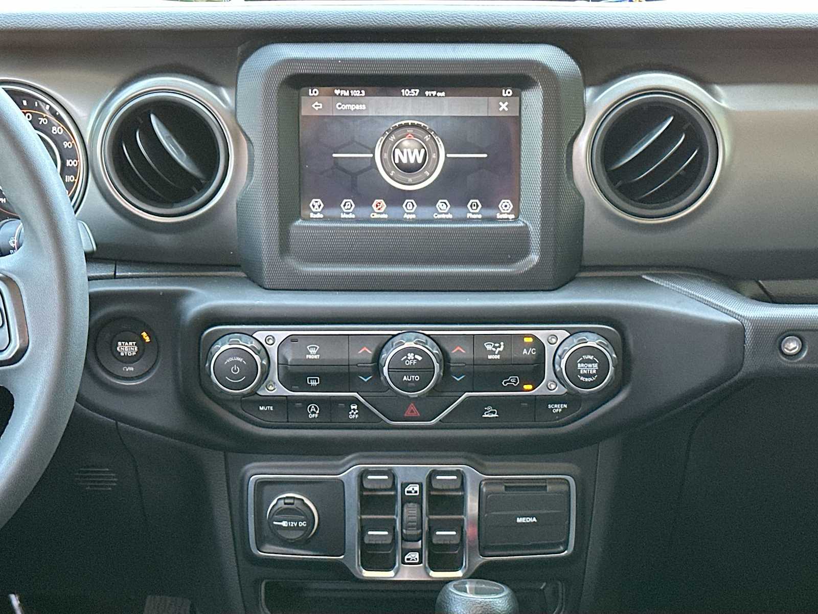 Thumbnail: 2023 Jeep Gladiator - 26
