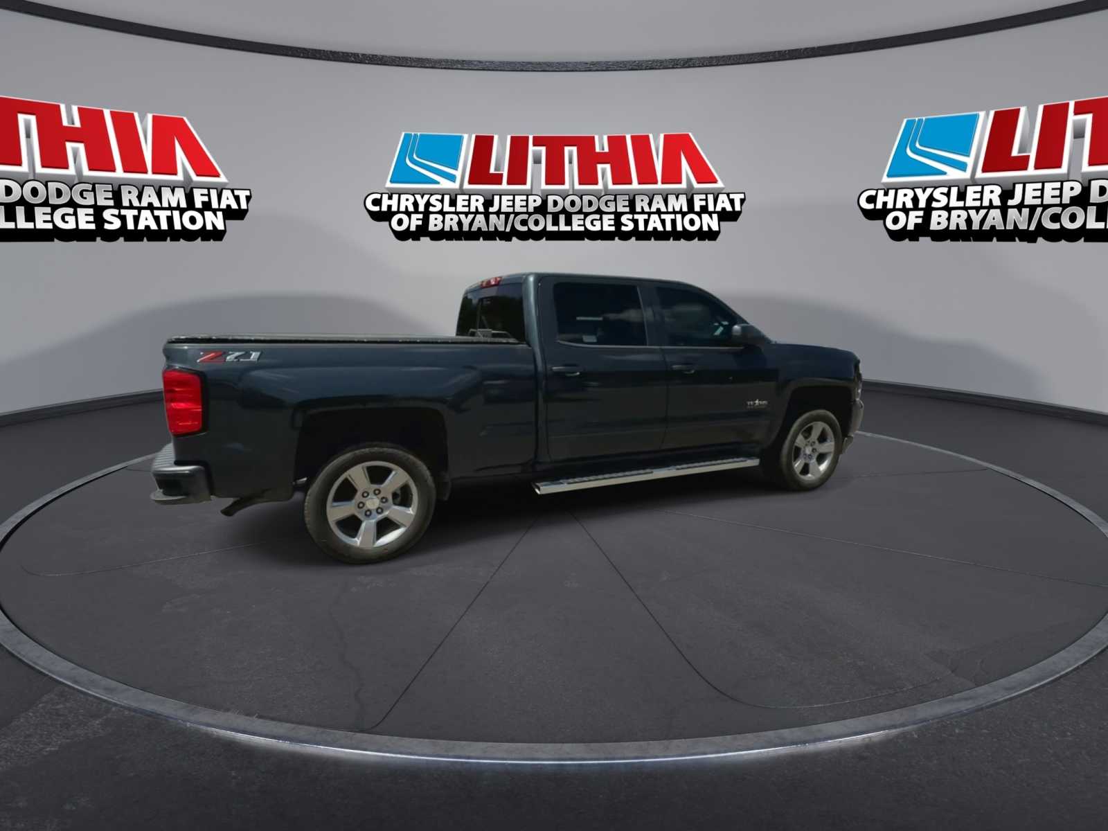 Thumbnail: 2018 Chevrolet Silverado 1500 - 3