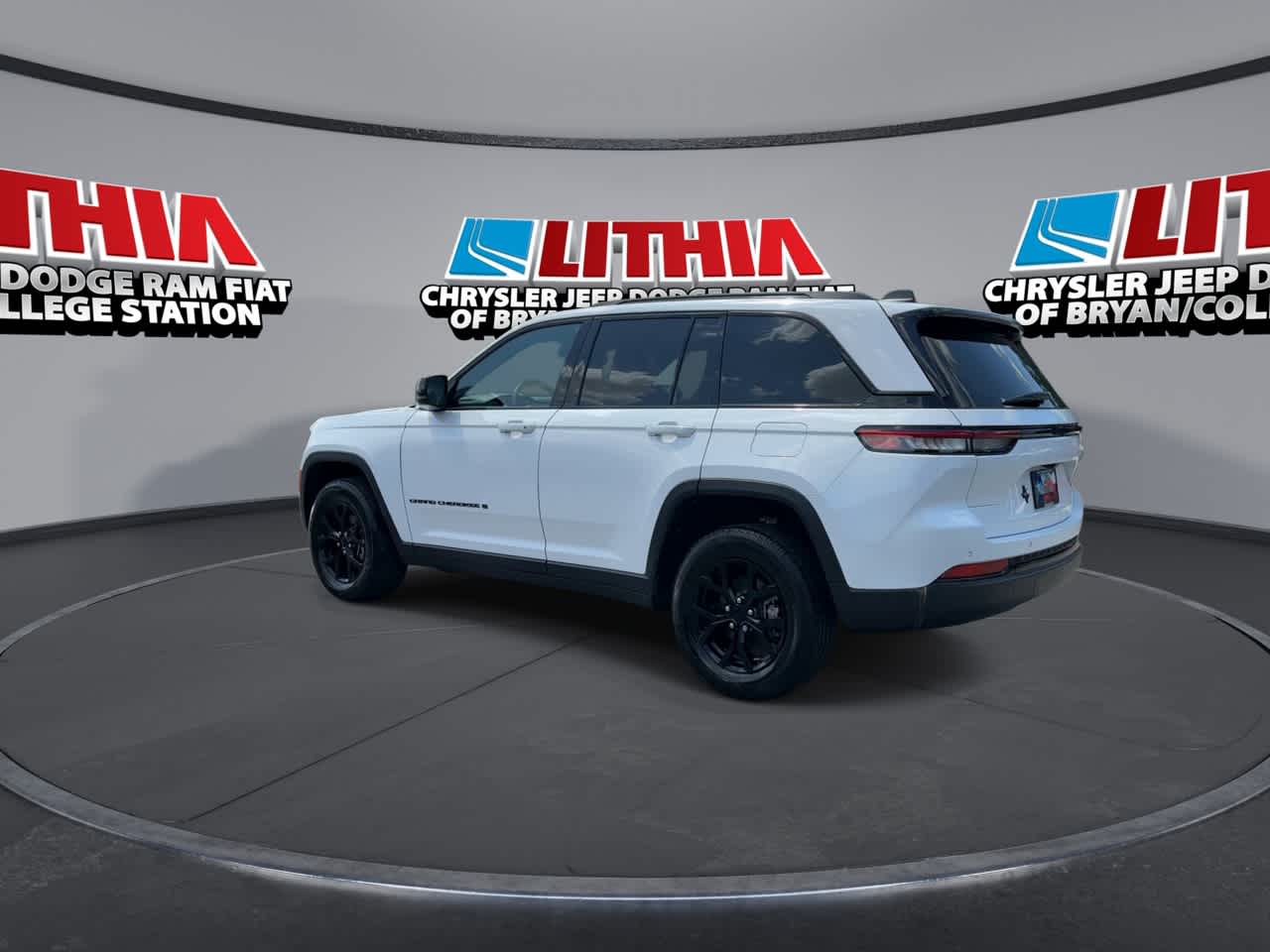 Thumbnail: 2025 Jeep Grand Cherokee - 6
