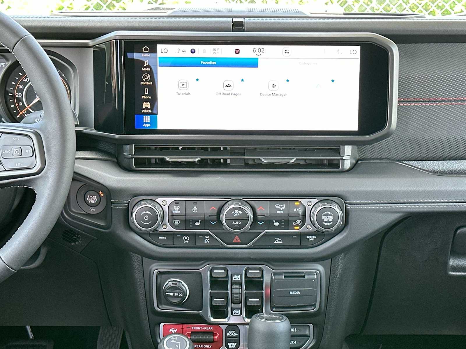 Thumbnail: 2025 Jeep Gladiator - 26