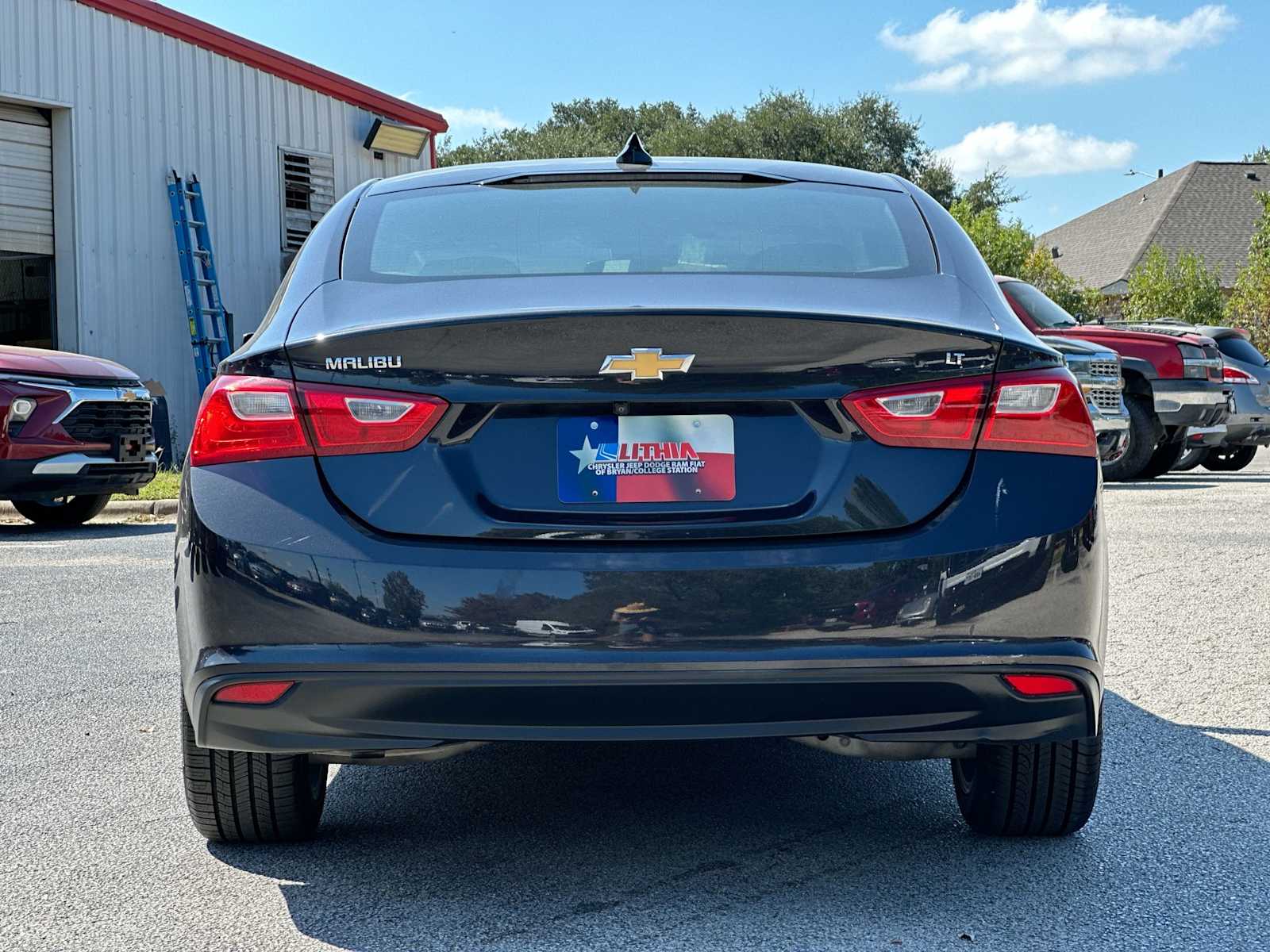 Thumbnail: 2023 Chevrolet Malibu - 14