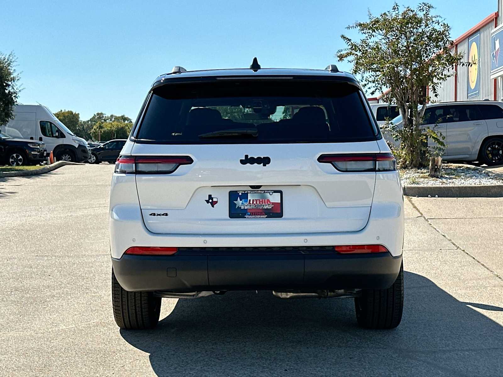 Thumbnail: 2025 Jeep Grand Cherokee - 14