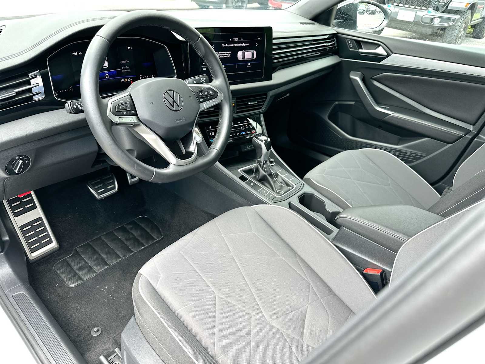 Thumbnail: 2025 Volkswagen Jetta - 18