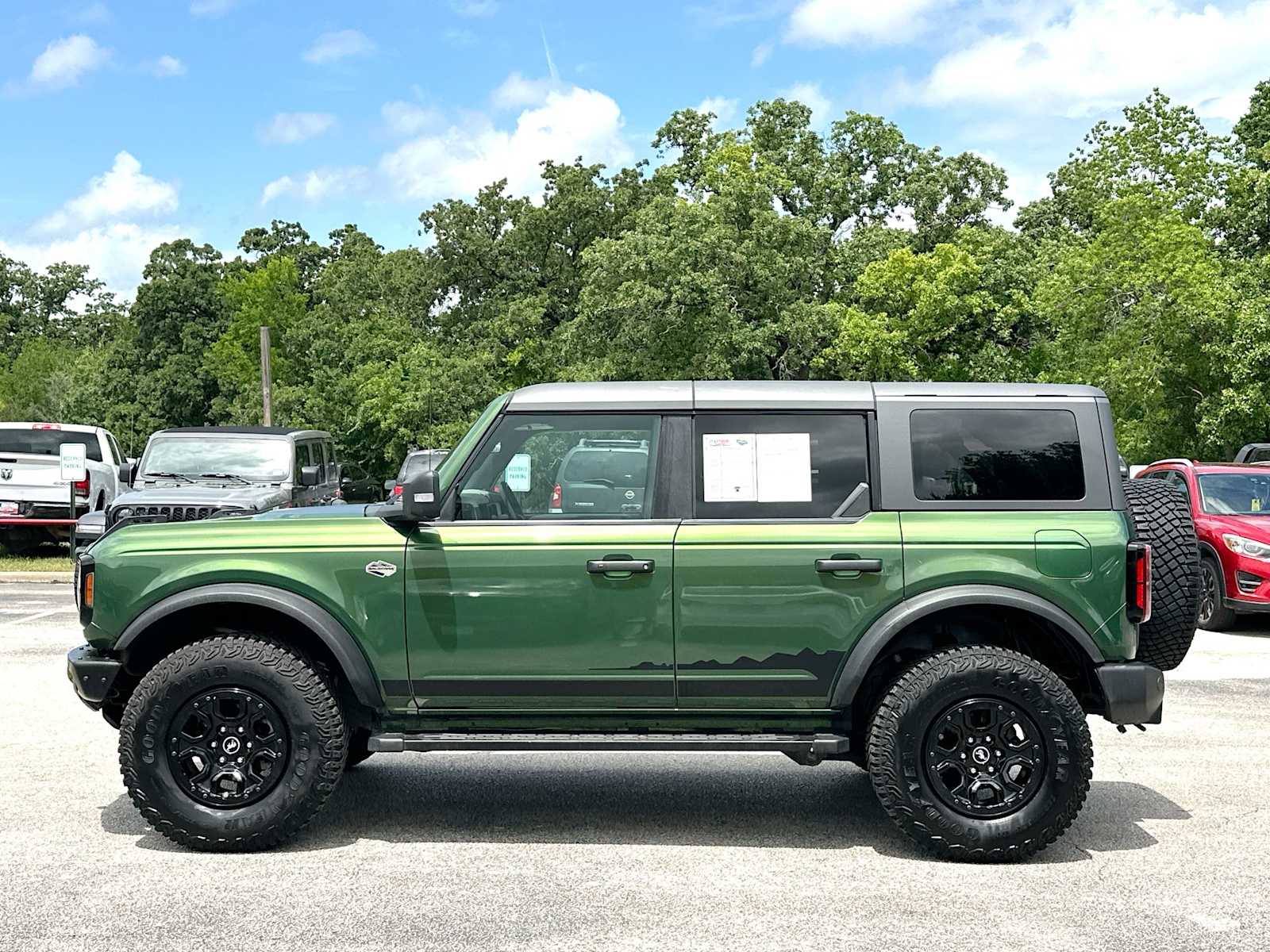 Thumbnail: 2022 Ford Bronco - 12