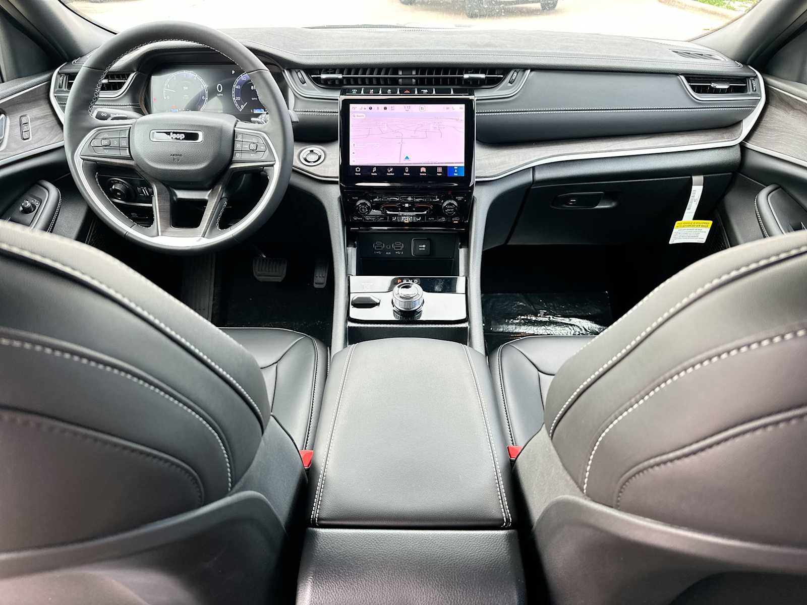 Thumbnail: 2025 Jeep Grand Cherokee - 25