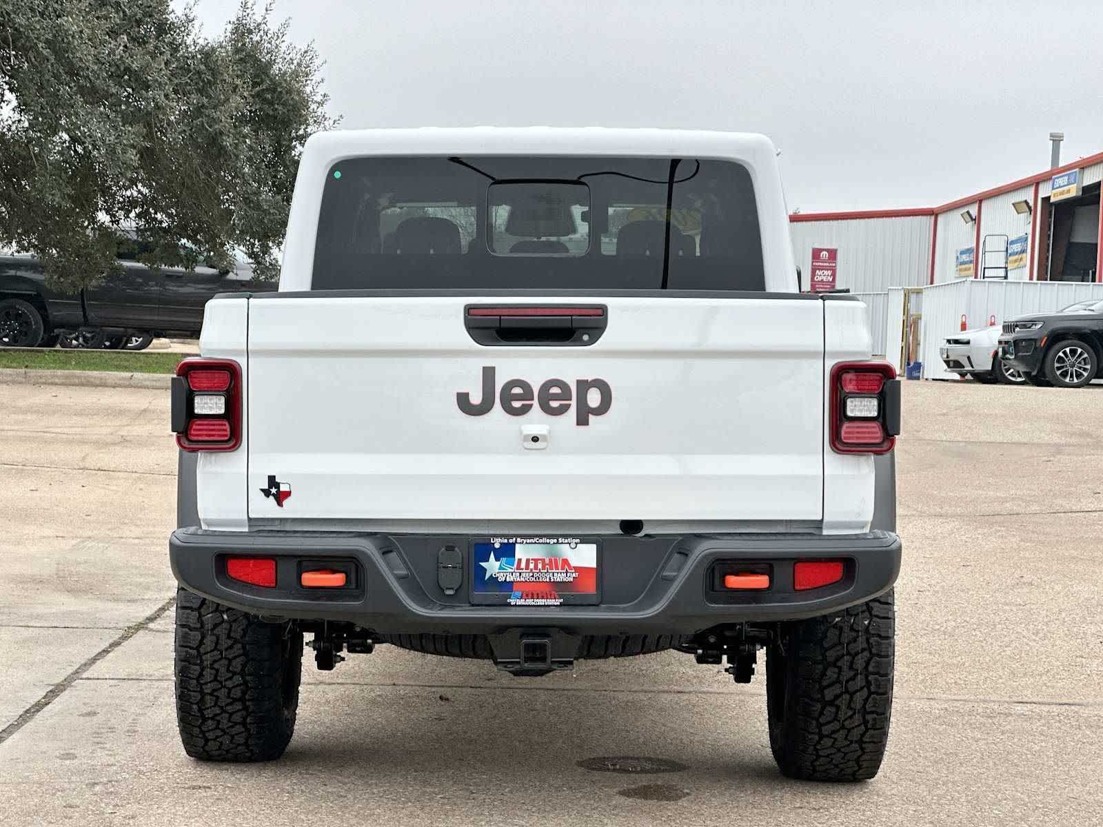 Thumbnail: 2026 Jeep Gladiator - 14