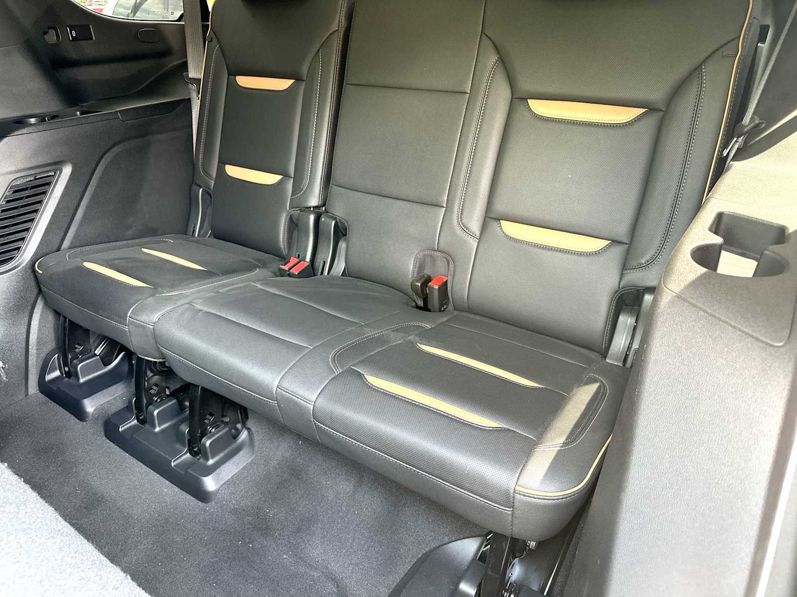 Thumbnail: 2023 GMC Yukon - 28