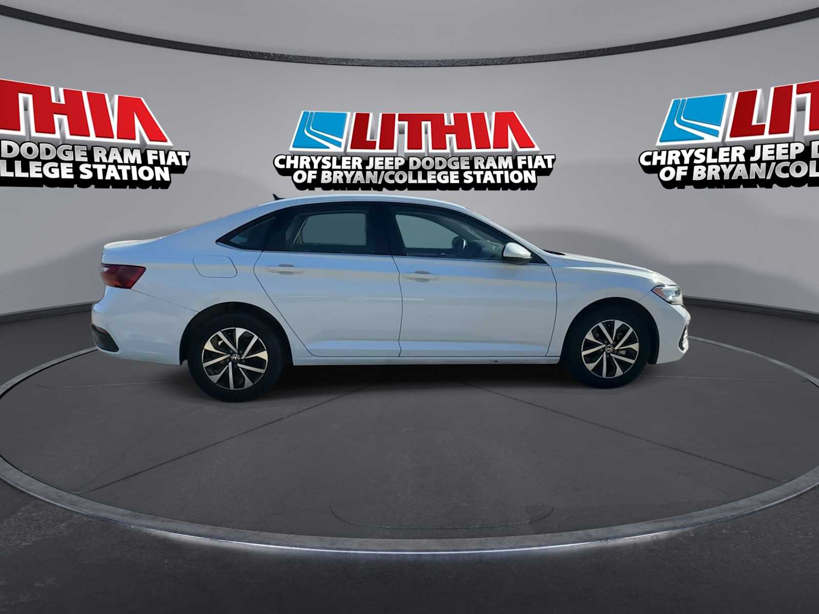 Thumbnail: 2024 Volkswagen Jetta - 9