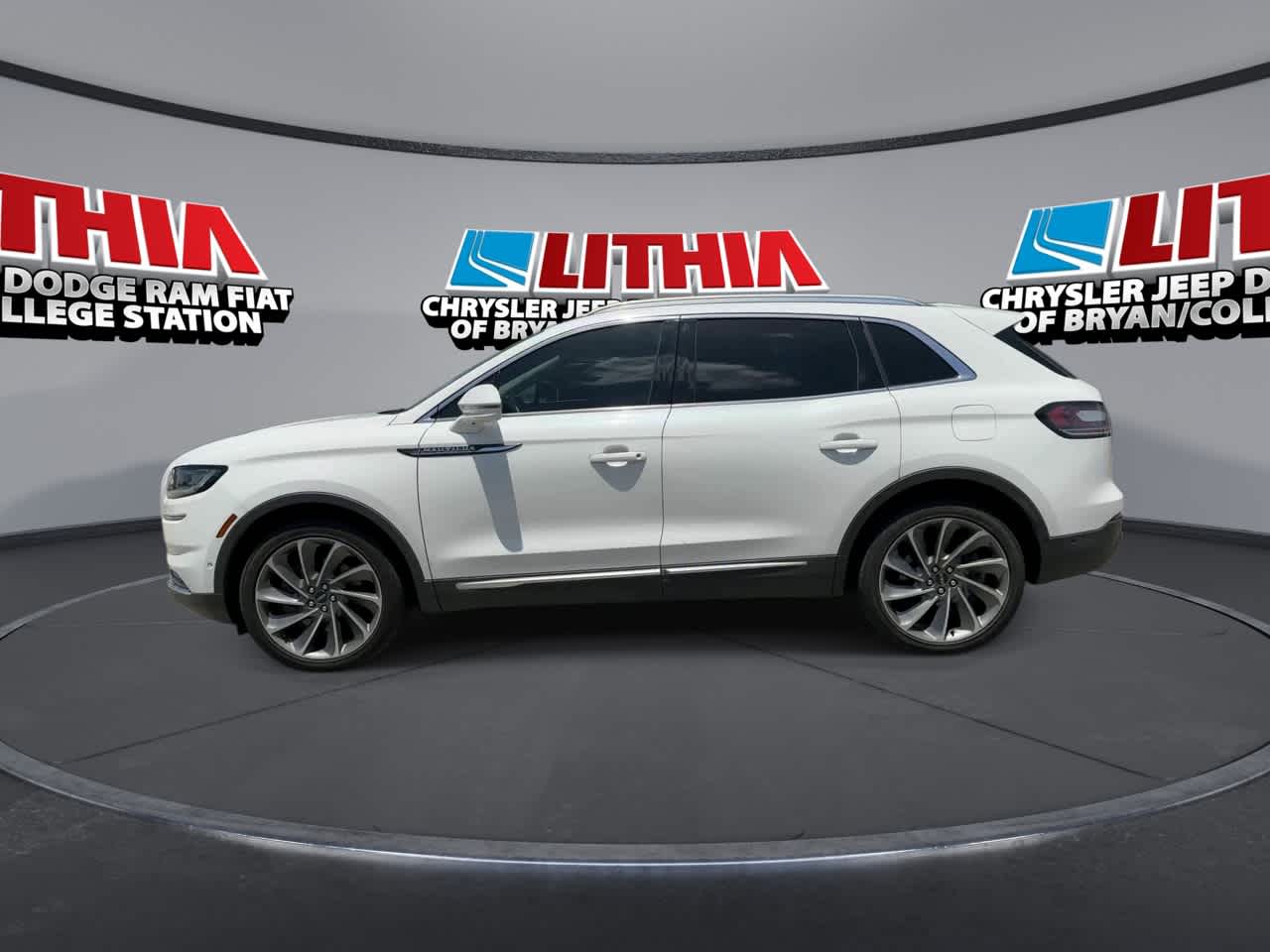 Thumbnail: 2022 Lincoln Nautilus - 5