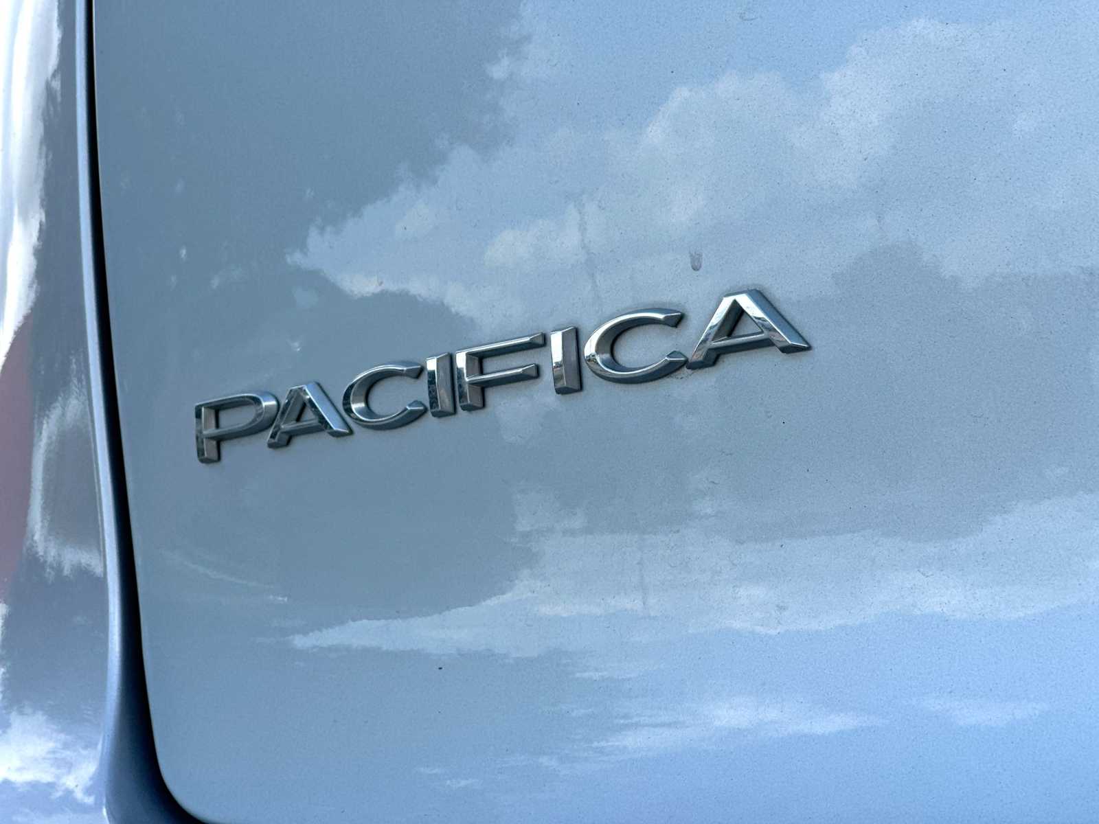 Thumbnail: 2023 Chrysler Pacifica - 15