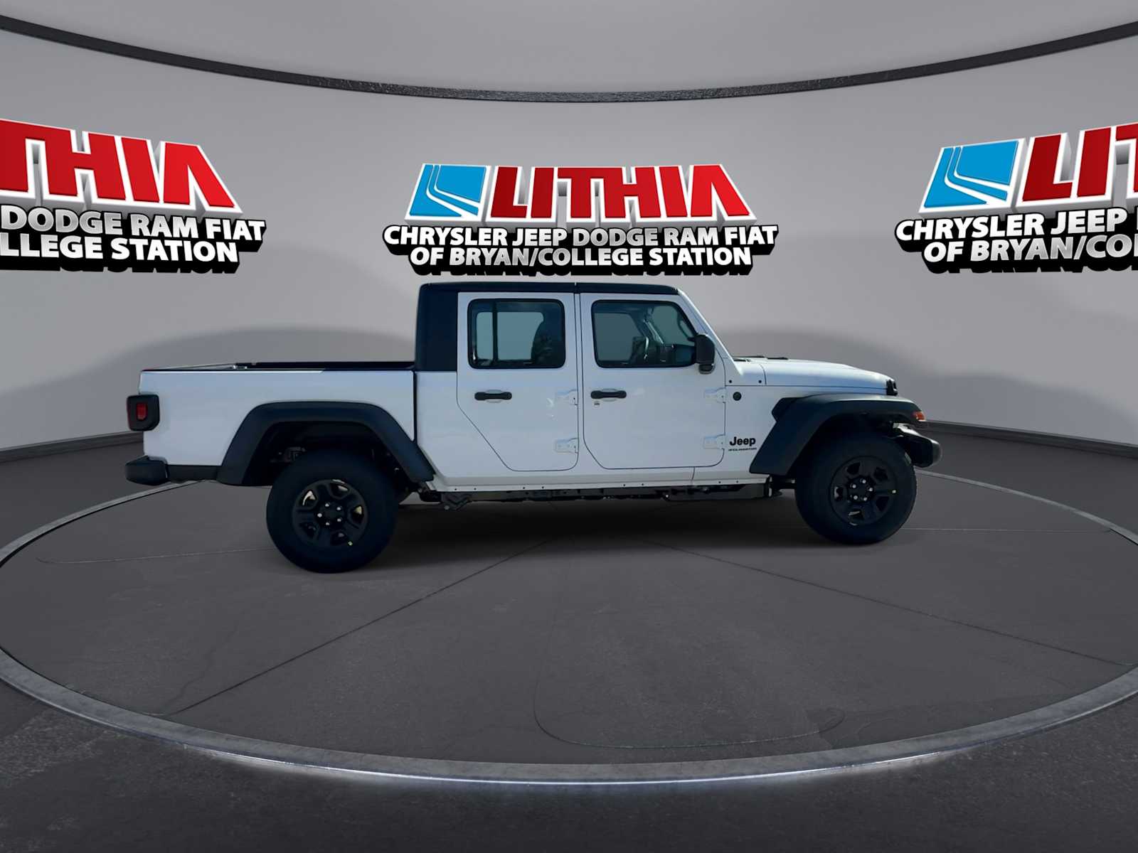 Thumbnail: 2026 Jeep Gladiator - 9