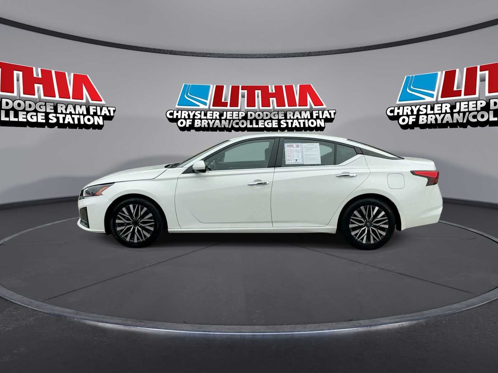 Thumbnail: 2023 Nissan Altima - 5