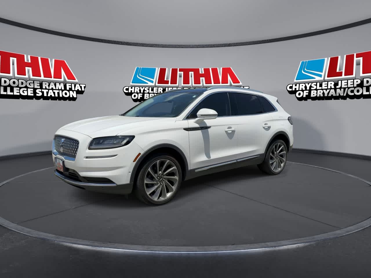 Thumbnail: 2022 Lincoln Nautilus - 4