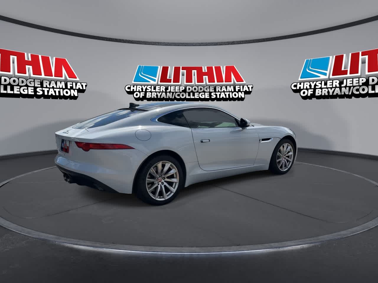 Thumbnail: 2017 Jaguar F-Type - 8