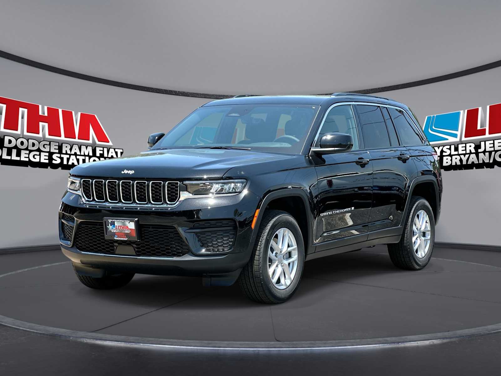 New 2026 Jeep Grand Cherokee LAREDO X 4X4
