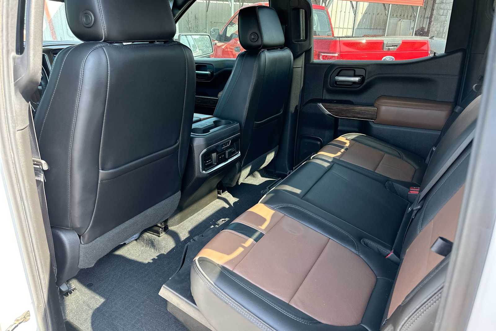 2019 Chevrolet Silverado 1500 High Country 24