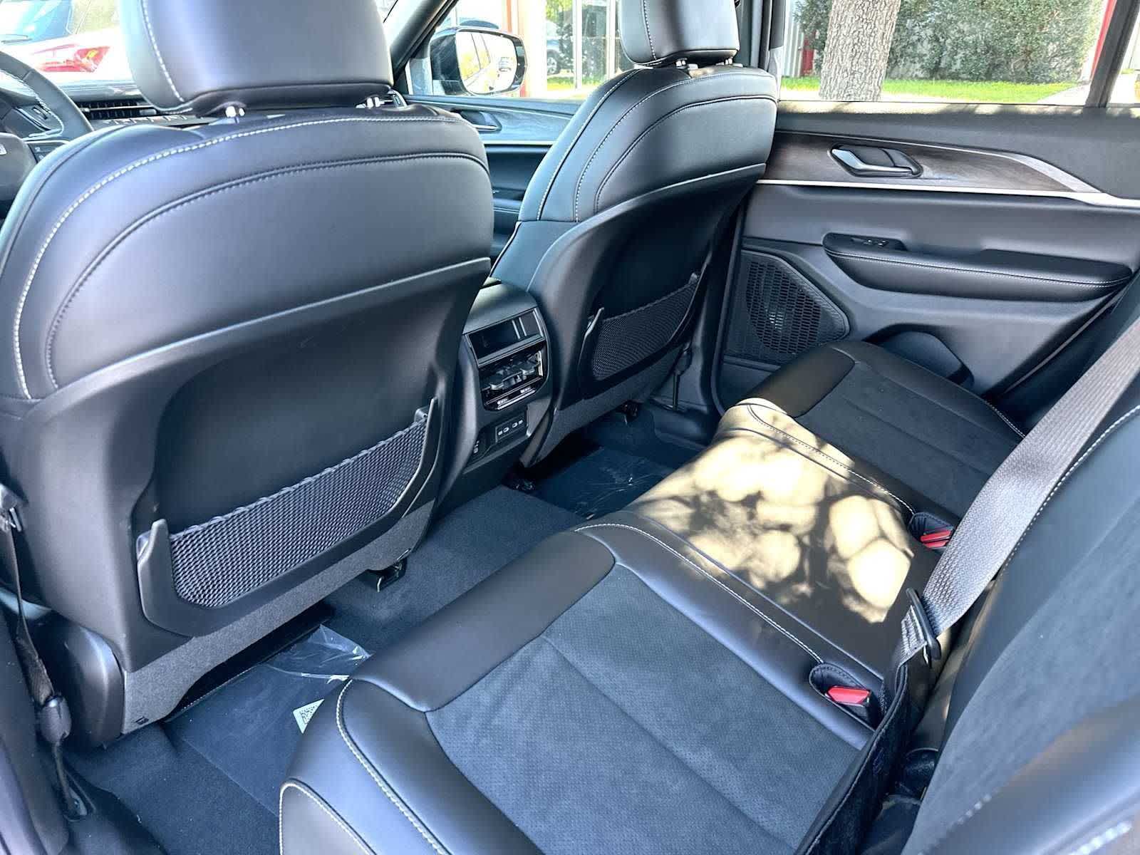 Thumbnail: 2026 Jeep Grand Cherokee - 24