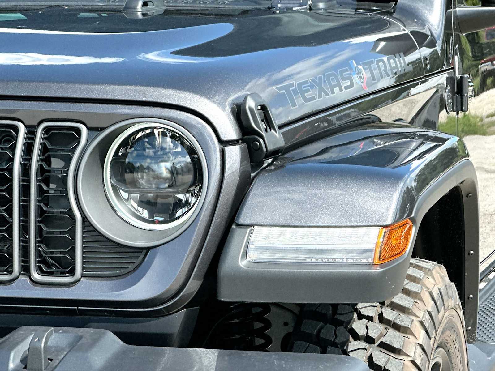 Thumbnail: 2026 Jeep Gladiator - 16