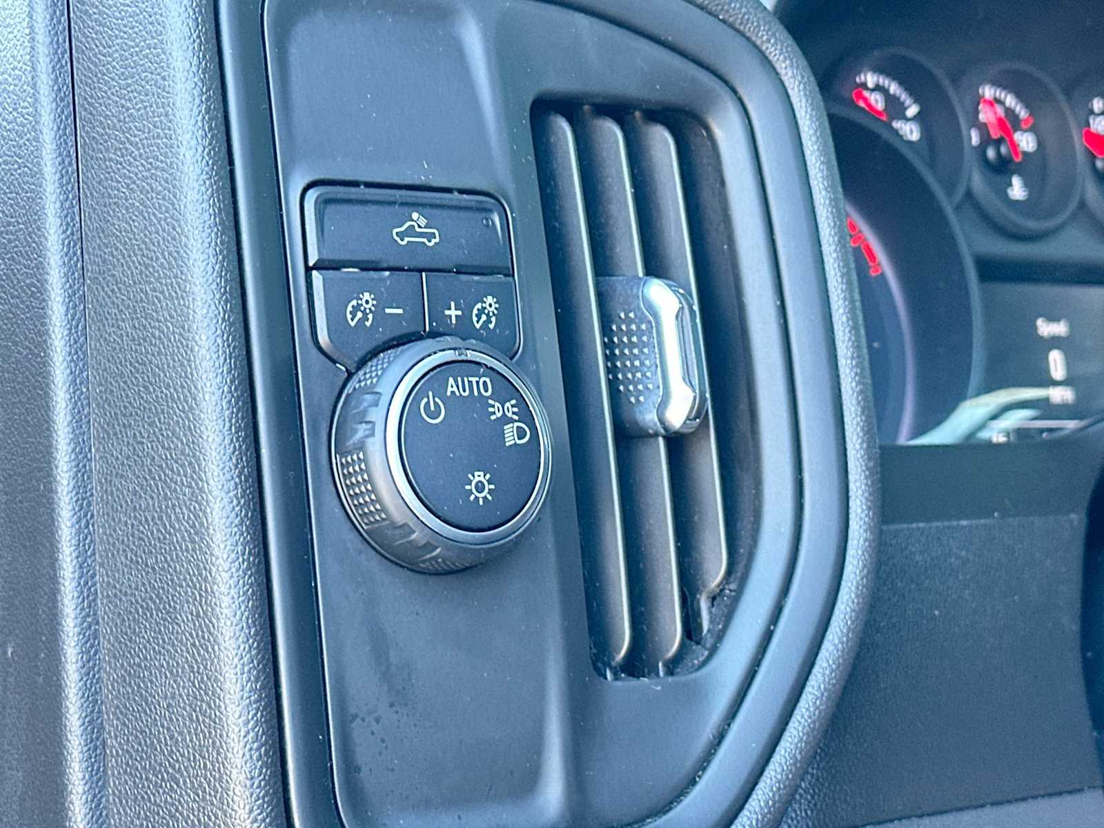 Thumbnail: 2021 Chevrolet Silverado 1500 - 28