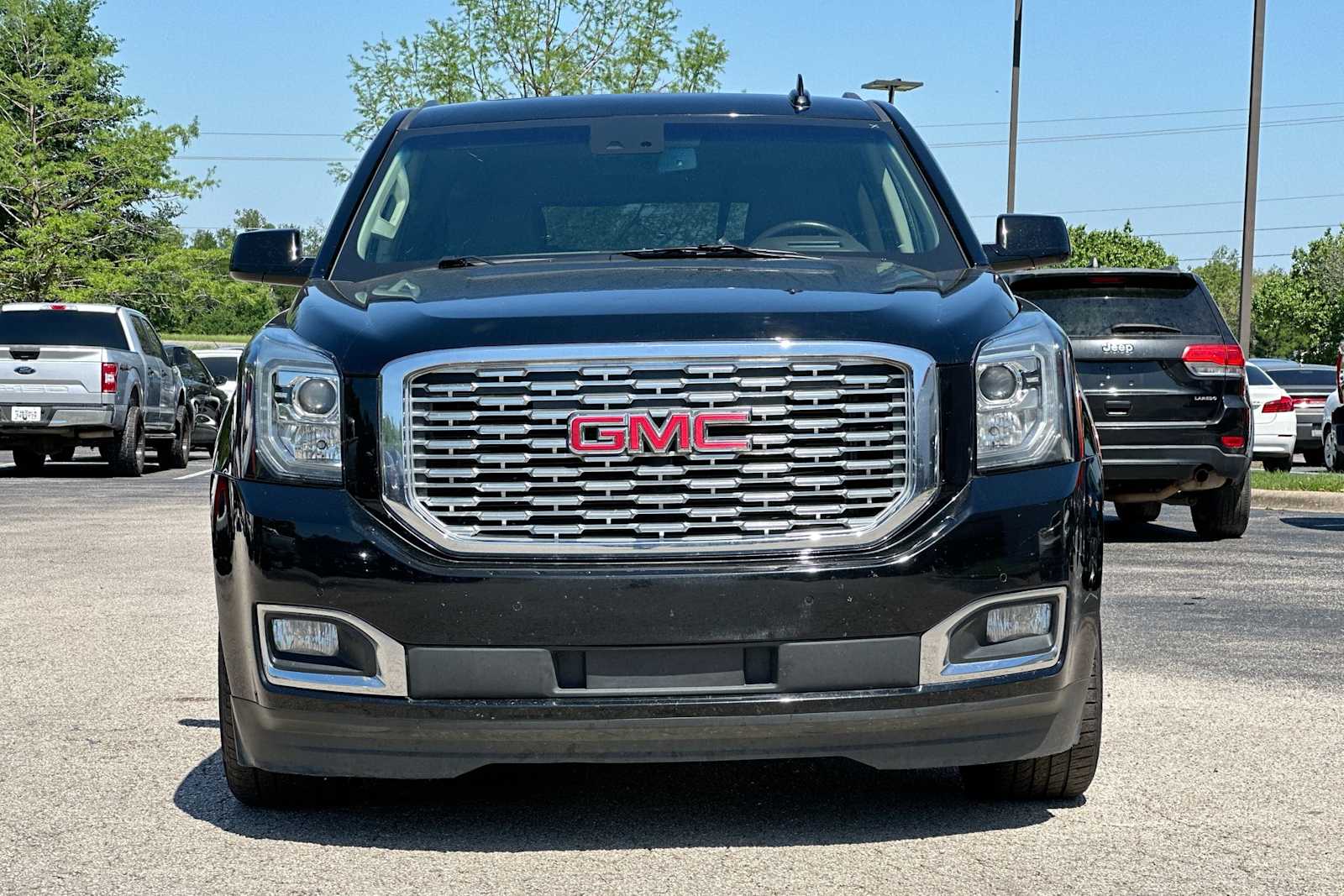 2018 GMC Yukon XL Denali 10