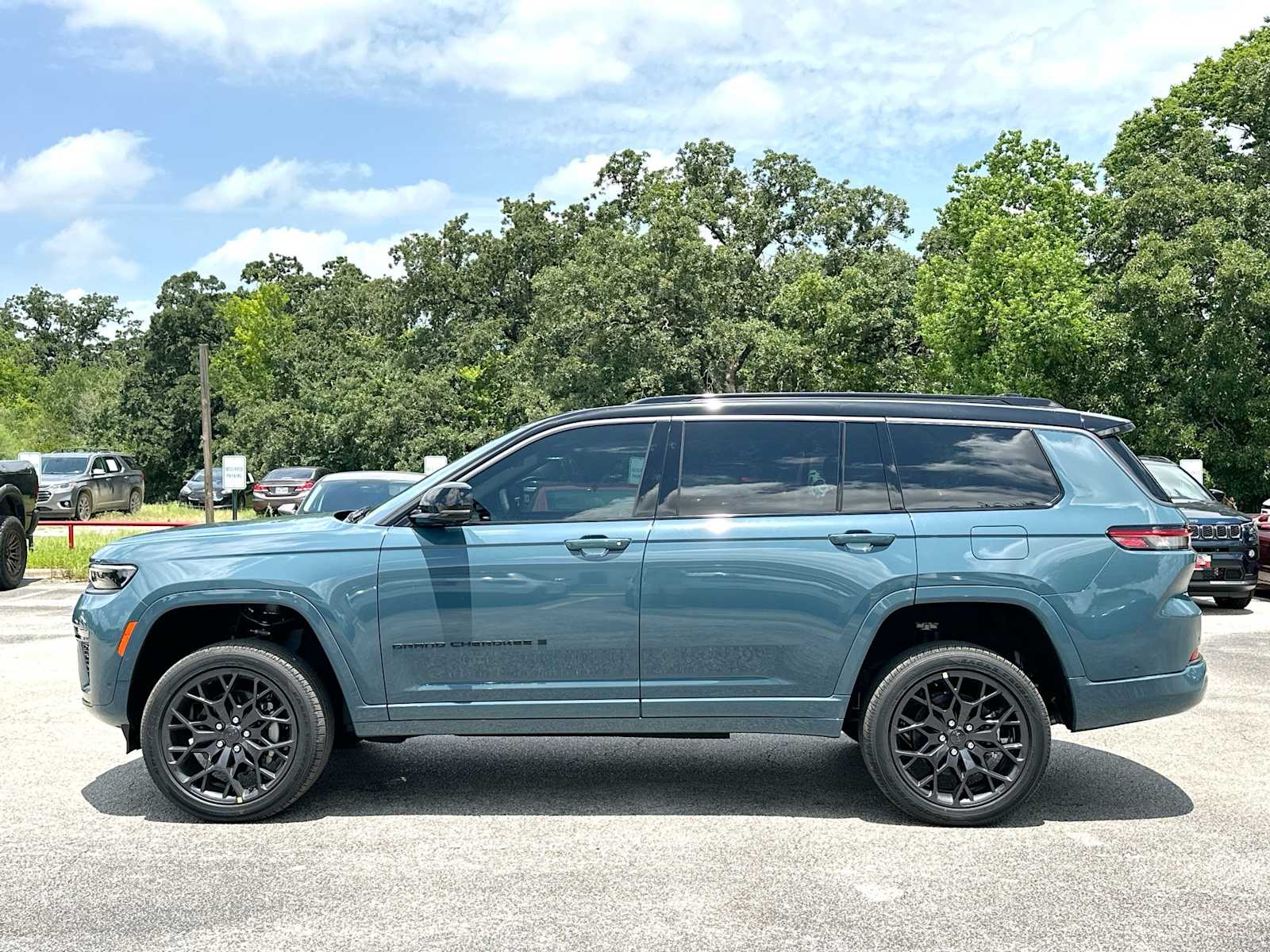 Thumbnail: 2026 Jeep Grand Cherokee - 12