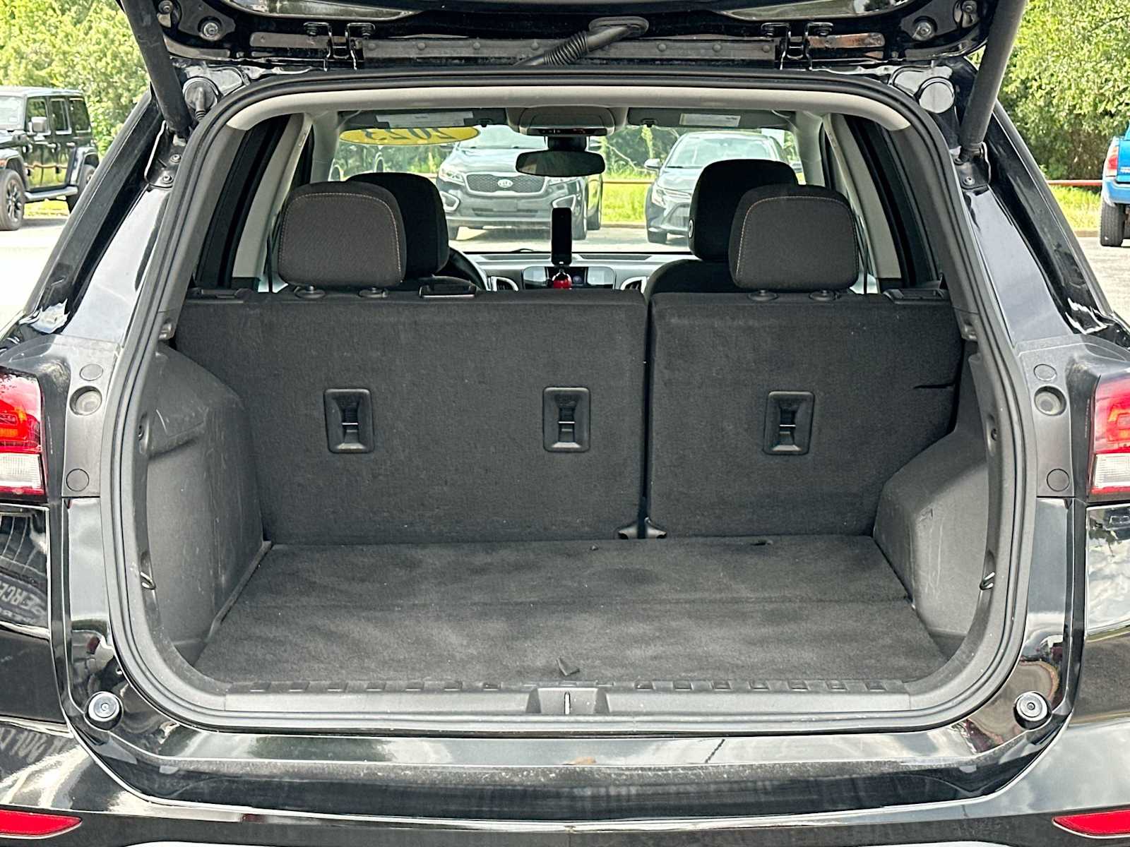 Thumbnail: 2023 Chevrolet Equinox - 28