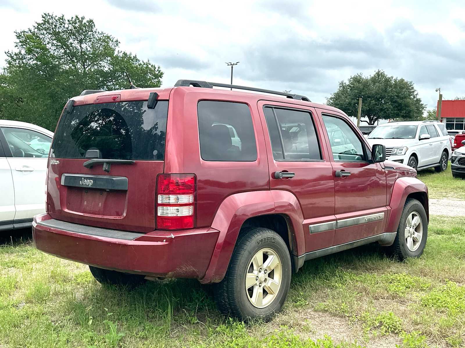 Thumbnail: 2012 Jeep Liberty - 3
