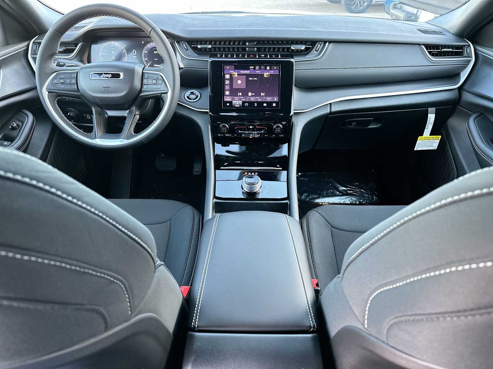 Thumbnail: 2025 Jeep Grand Cherokee - 25