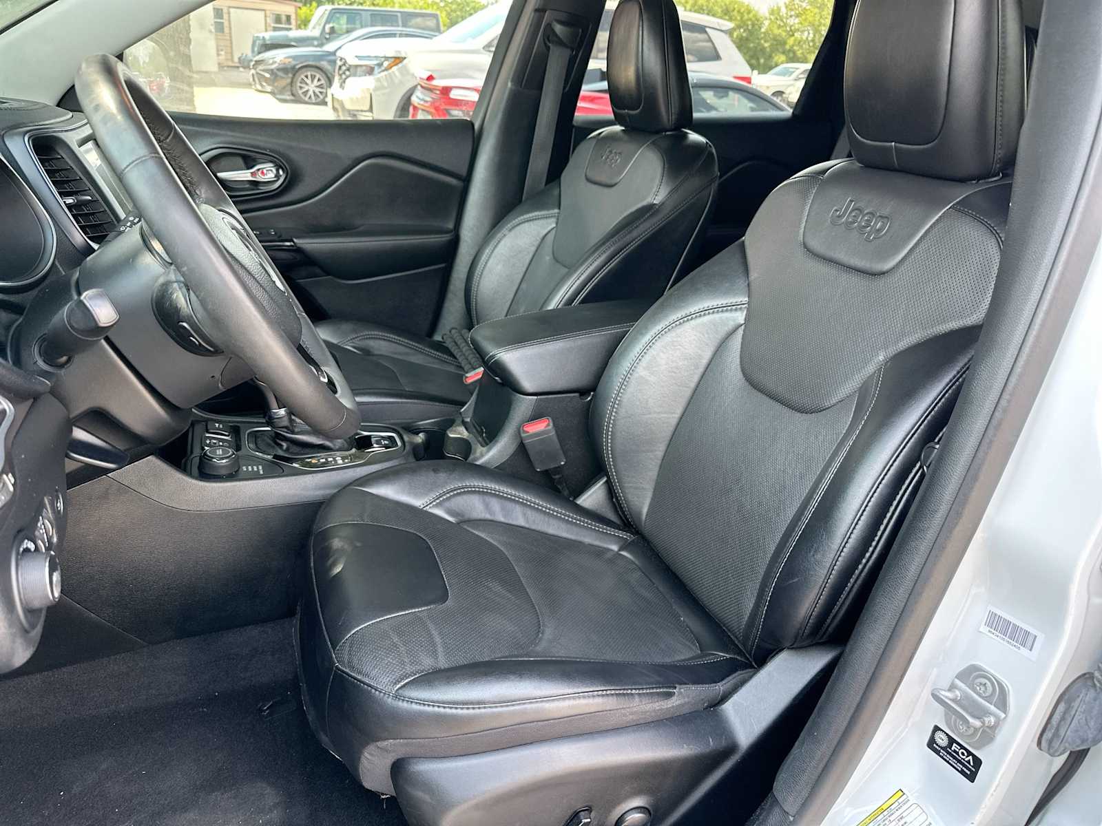 Thumbnail: 2023 Jeep Cherokee - 17