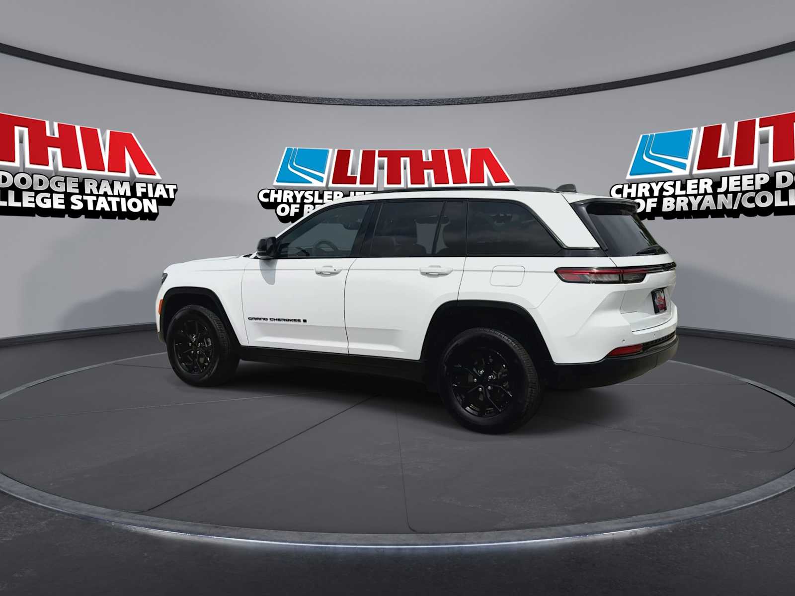 Thumbnail: 2024 Jeep Grand Cherokee - 6