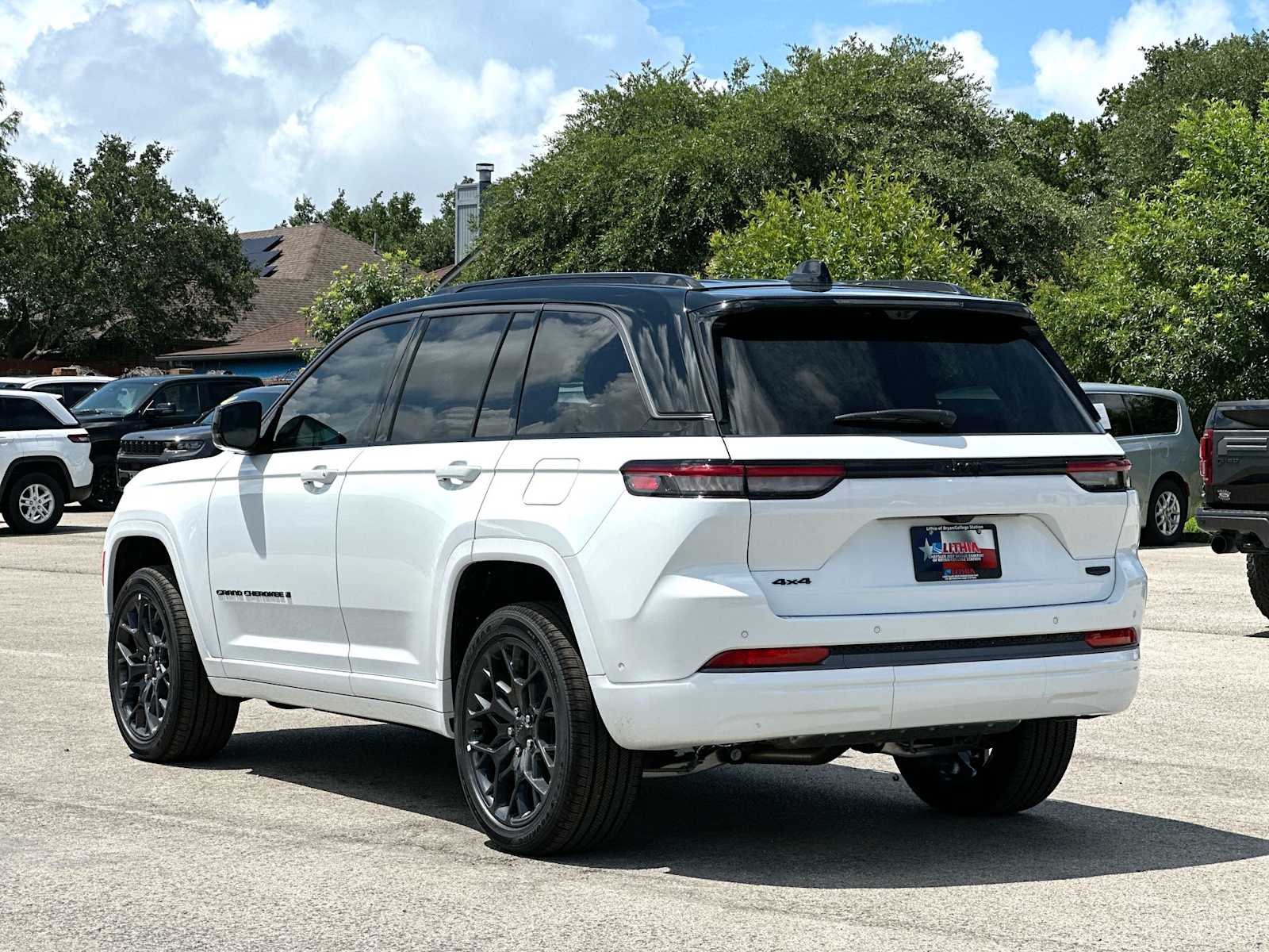 Thumbnail: 2026 Jeep Grand Cherokee - 13