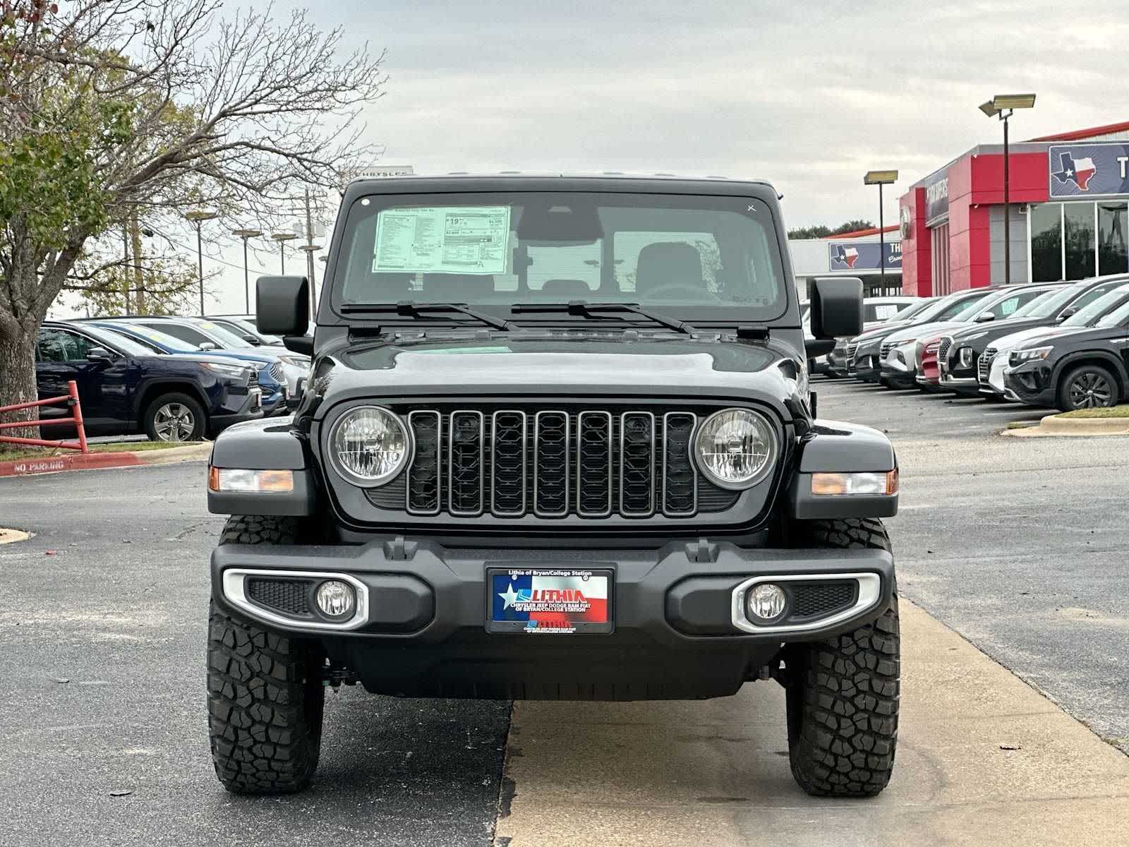 Thumbnail: 2026 Jeep Gladiator - 10