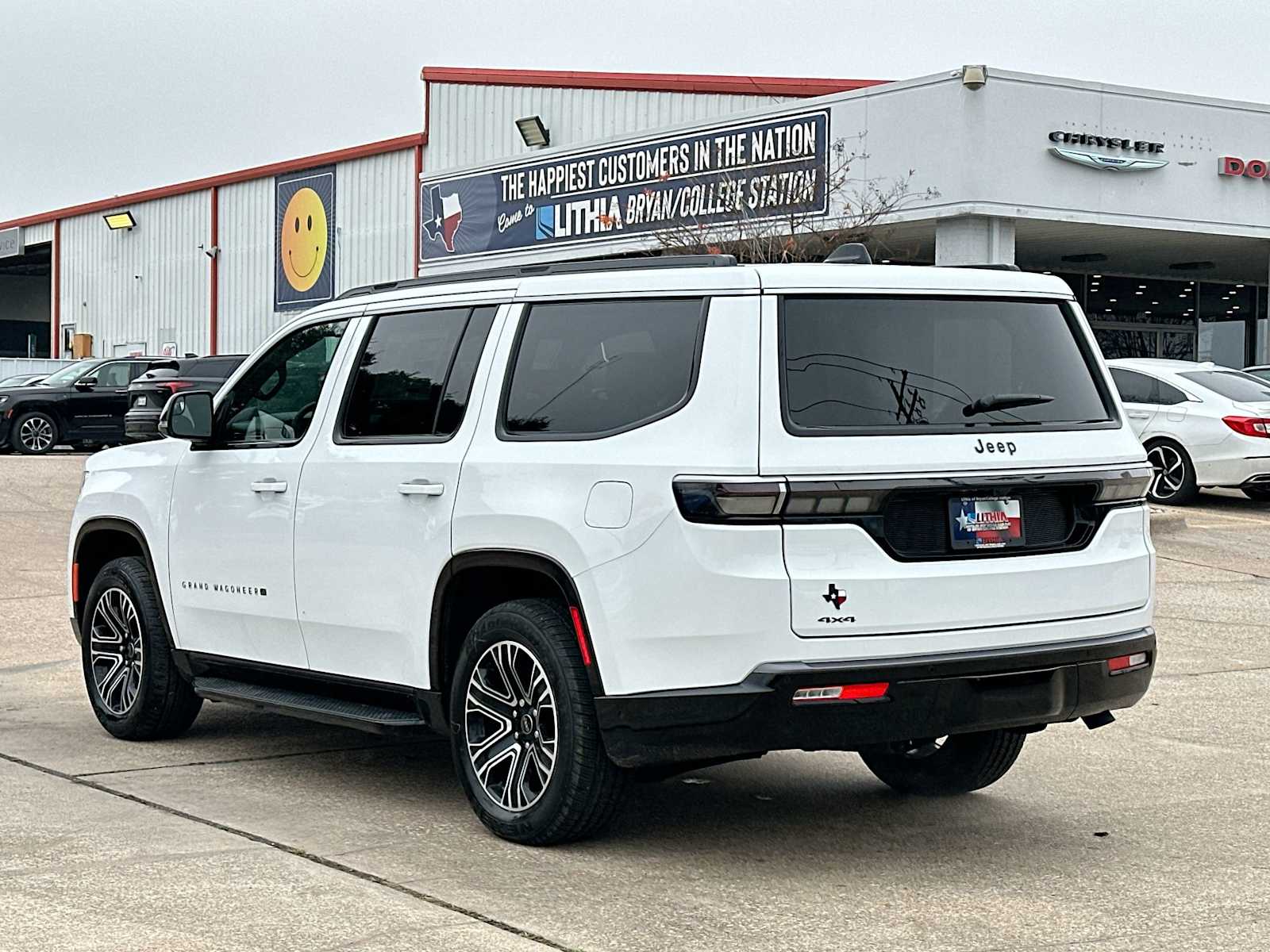 Thumbnail: 2026 Jeep Grand Wagoneer - 13