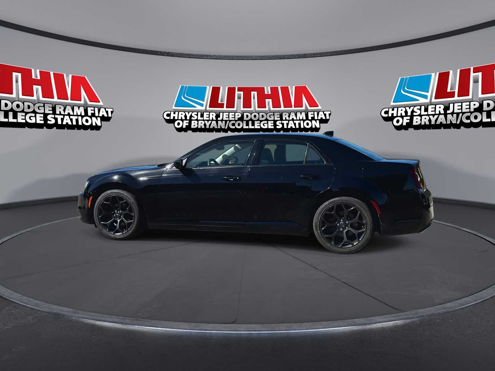 Thumbnail: 2019 Chrysler 300 - 5