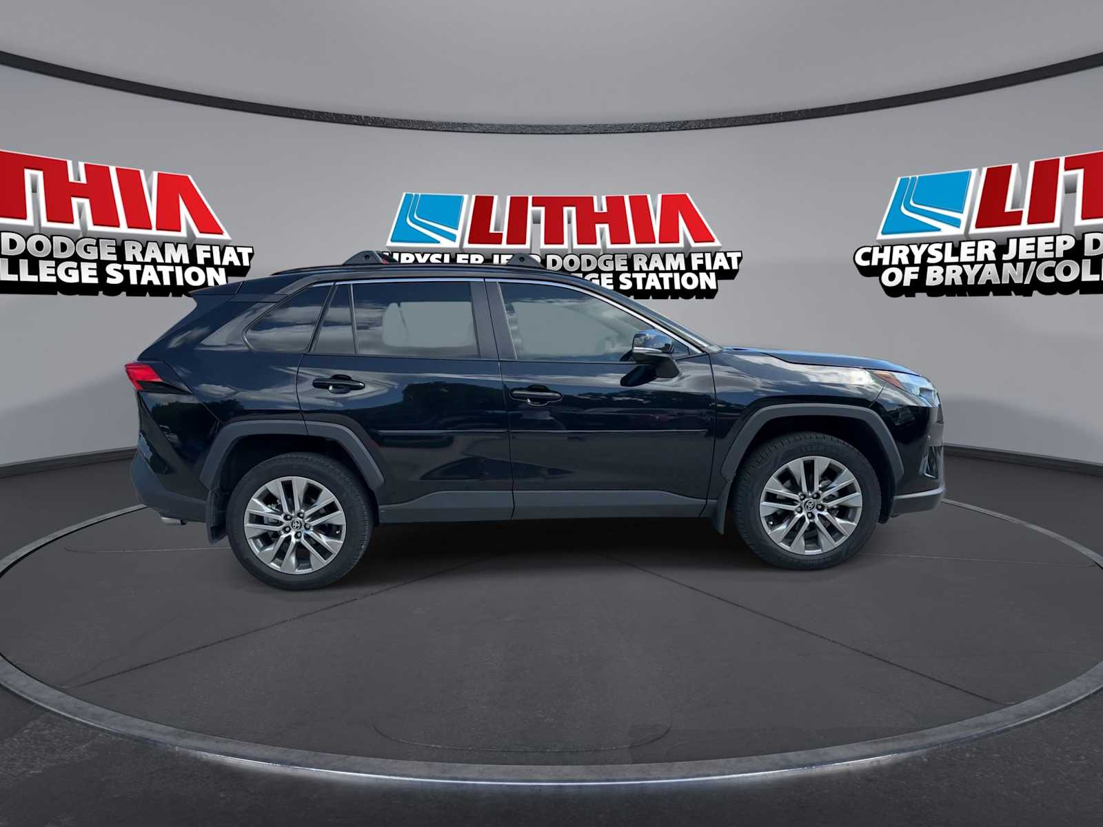 Thumbnail: 2023 Toyota RAV4 - 9