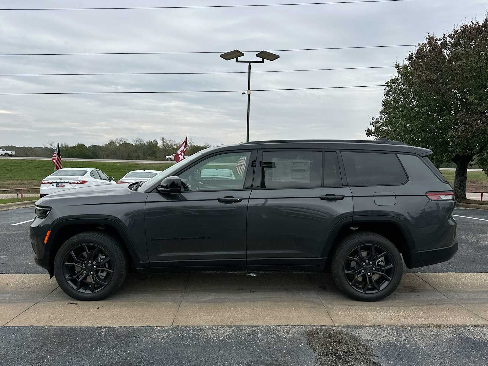 Thumbnail: 2025 Jeep Grand Cherokee - 12