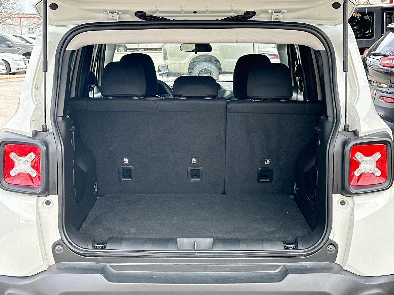 Thumbnail: 2023 Jeep Renegade - 28