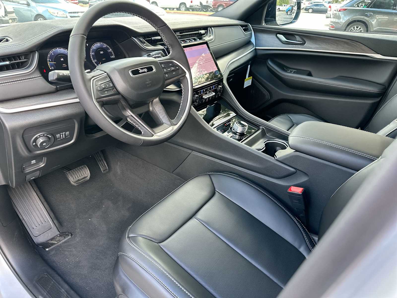 Thumbnail: 2025 Jeep Grand Cherokee - 18