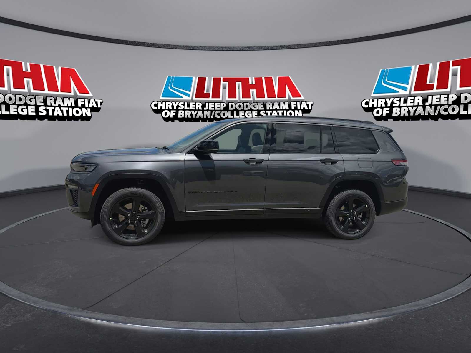 Thumbnail: 2026 Jeep Grand Cherokee - 4