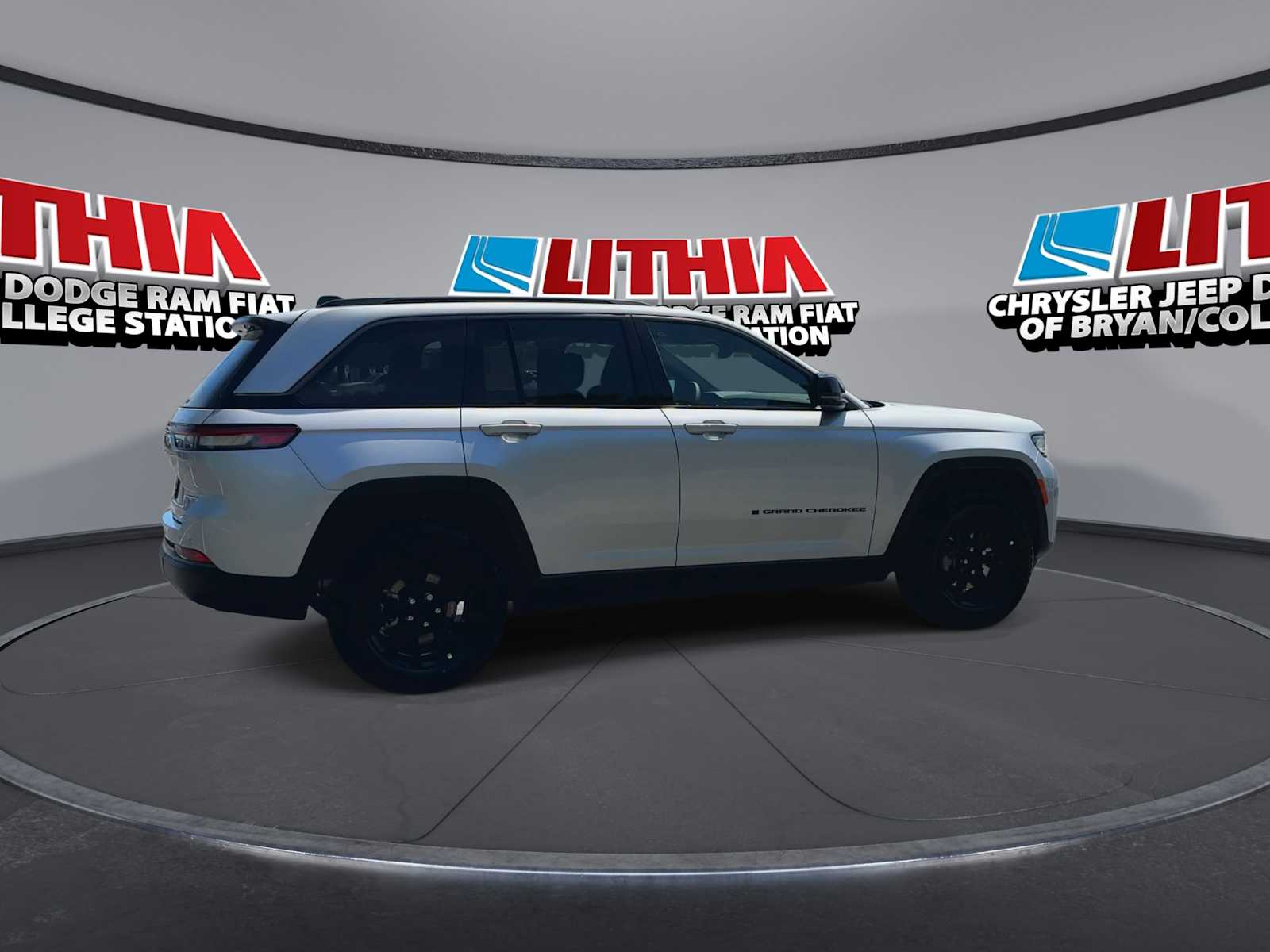 Thumbnail: 2026 Jeep Grand Cherokee - 8