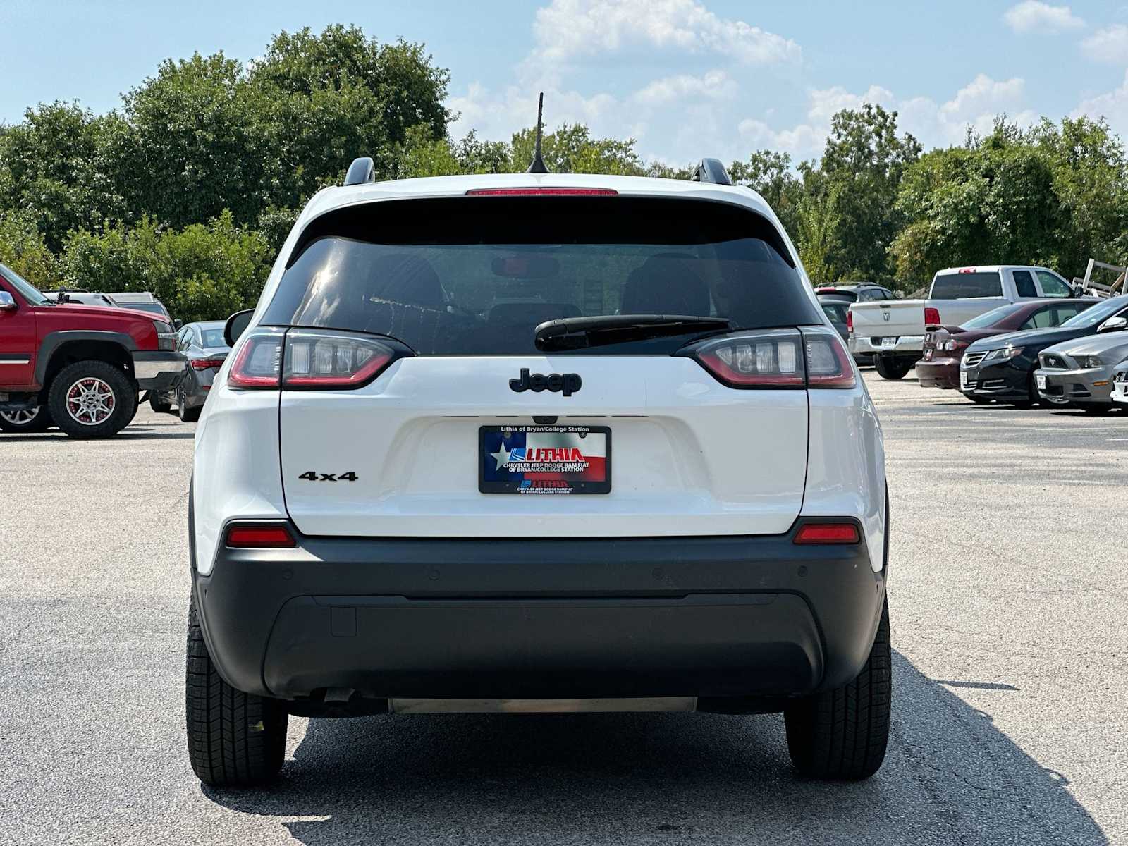 Thumbnail: 2023 Jeep Cherokee - 14