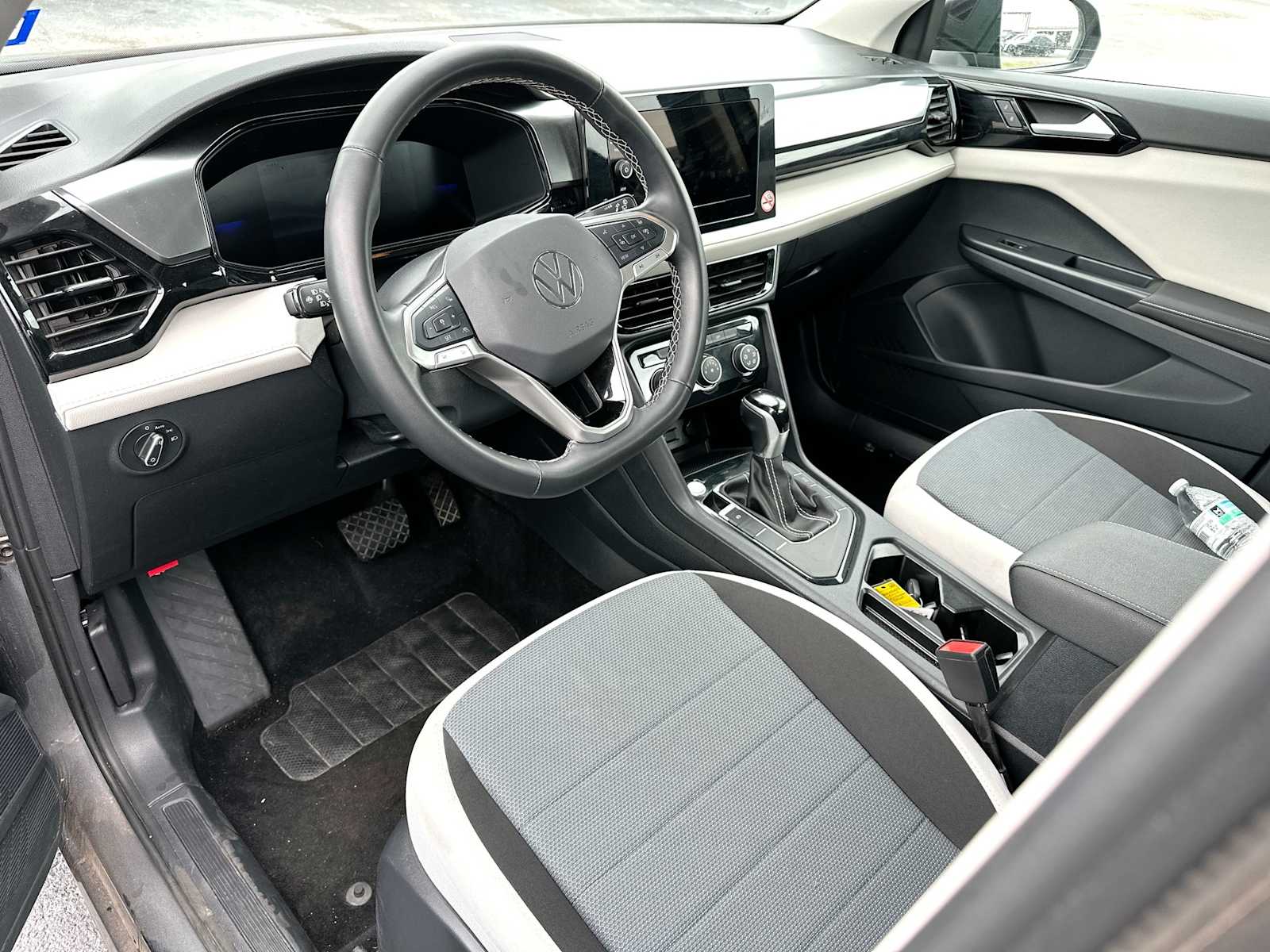 Thumbnail: 2025 Volkswagen Taos - 4