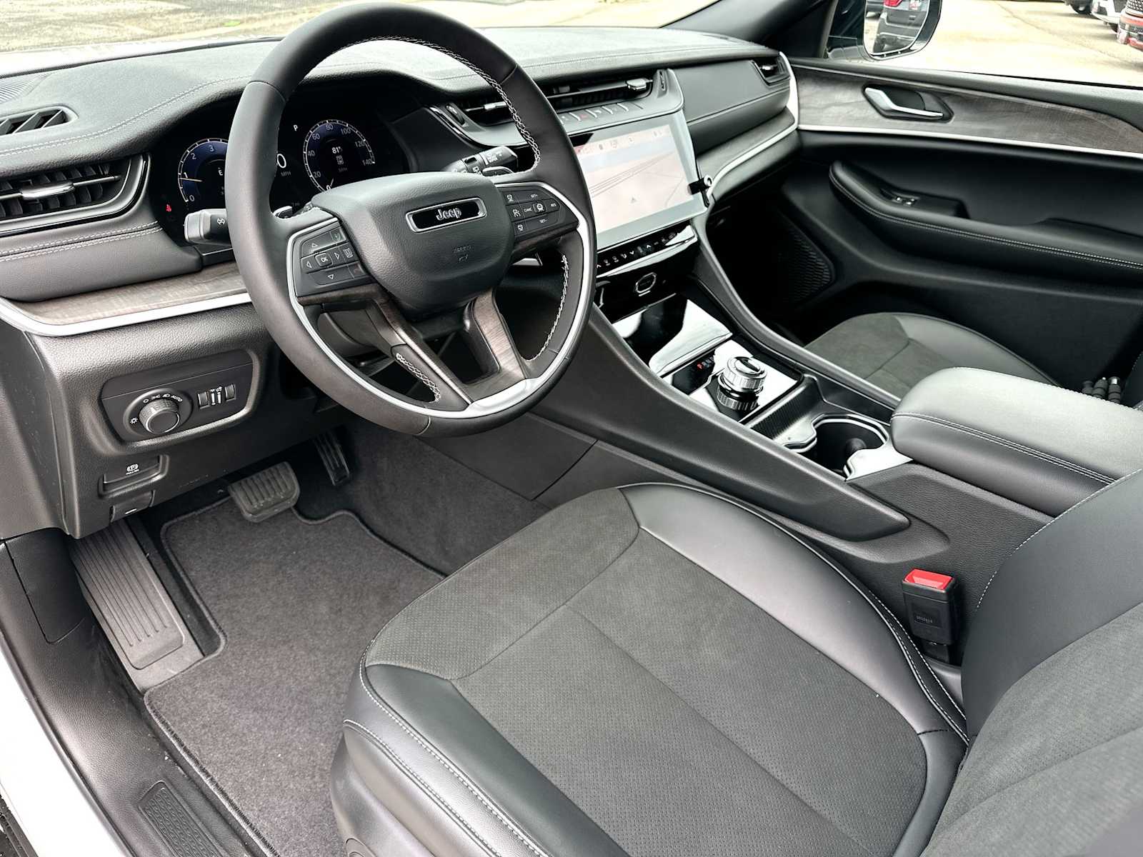 Thumbnail: 2026 Jeep Grand Cherokee - 18