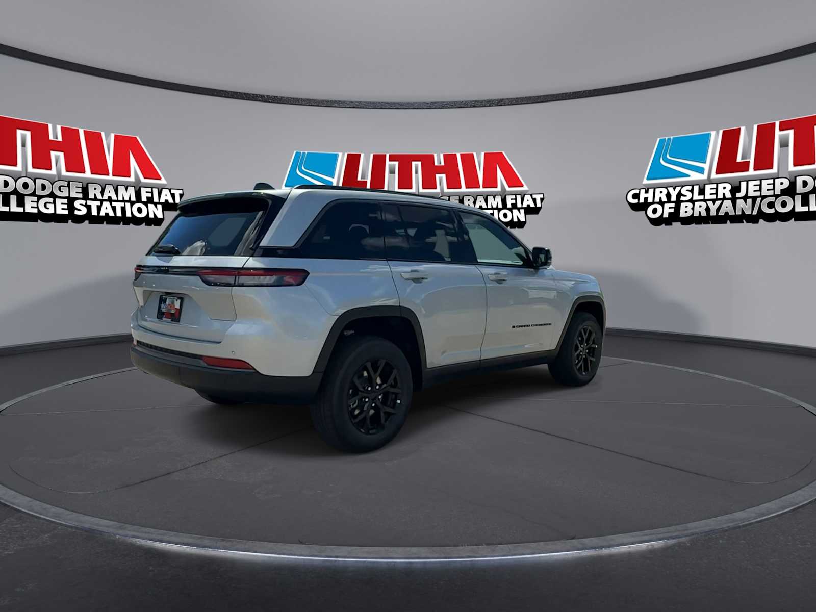 Thumbnail: 2026 Jeep Grand Cherokee - 8