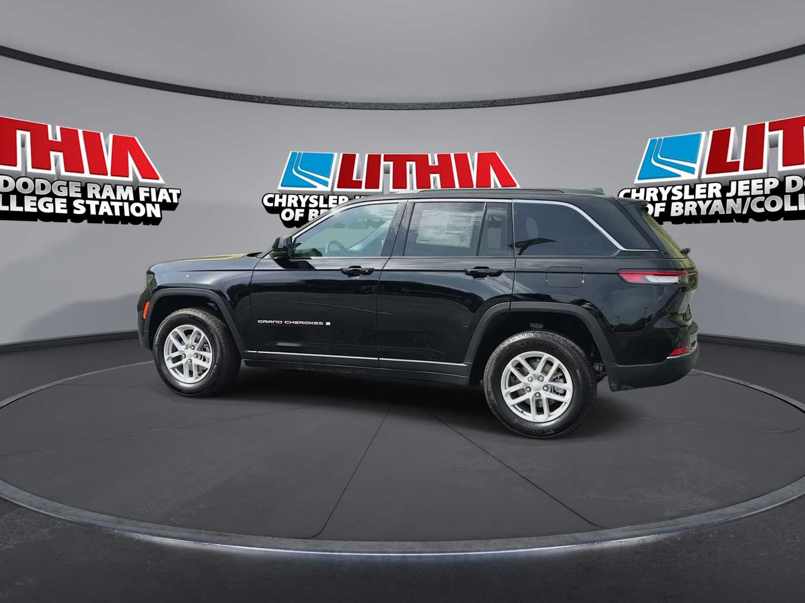 Thumbnail: 2026 Jeep Grand Cherokee - 5