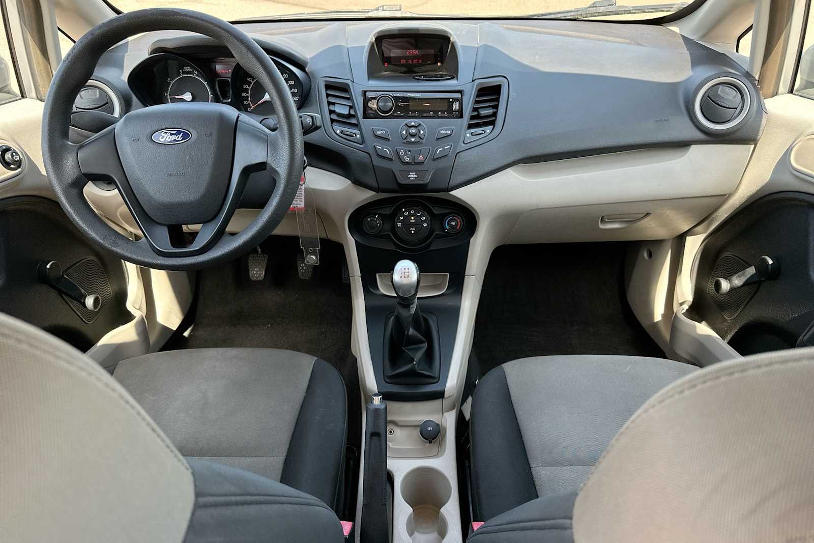 2012 Ford Fiesta S 25