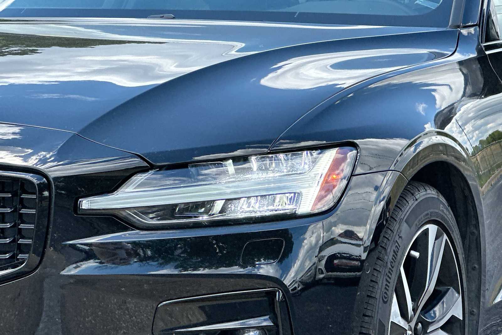 Thumbnail: 2025 Volvo S60 - 16