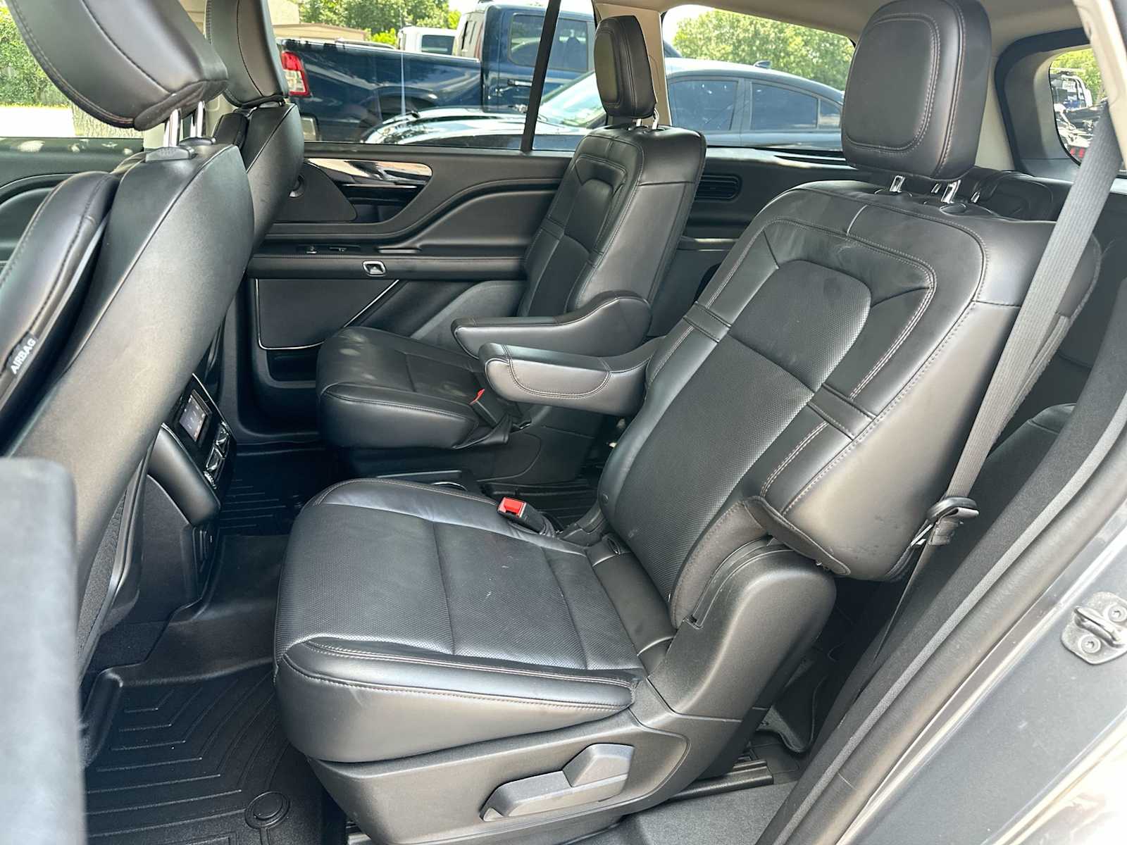 Thumbnail: 2021 Lincoln Aviator - 23