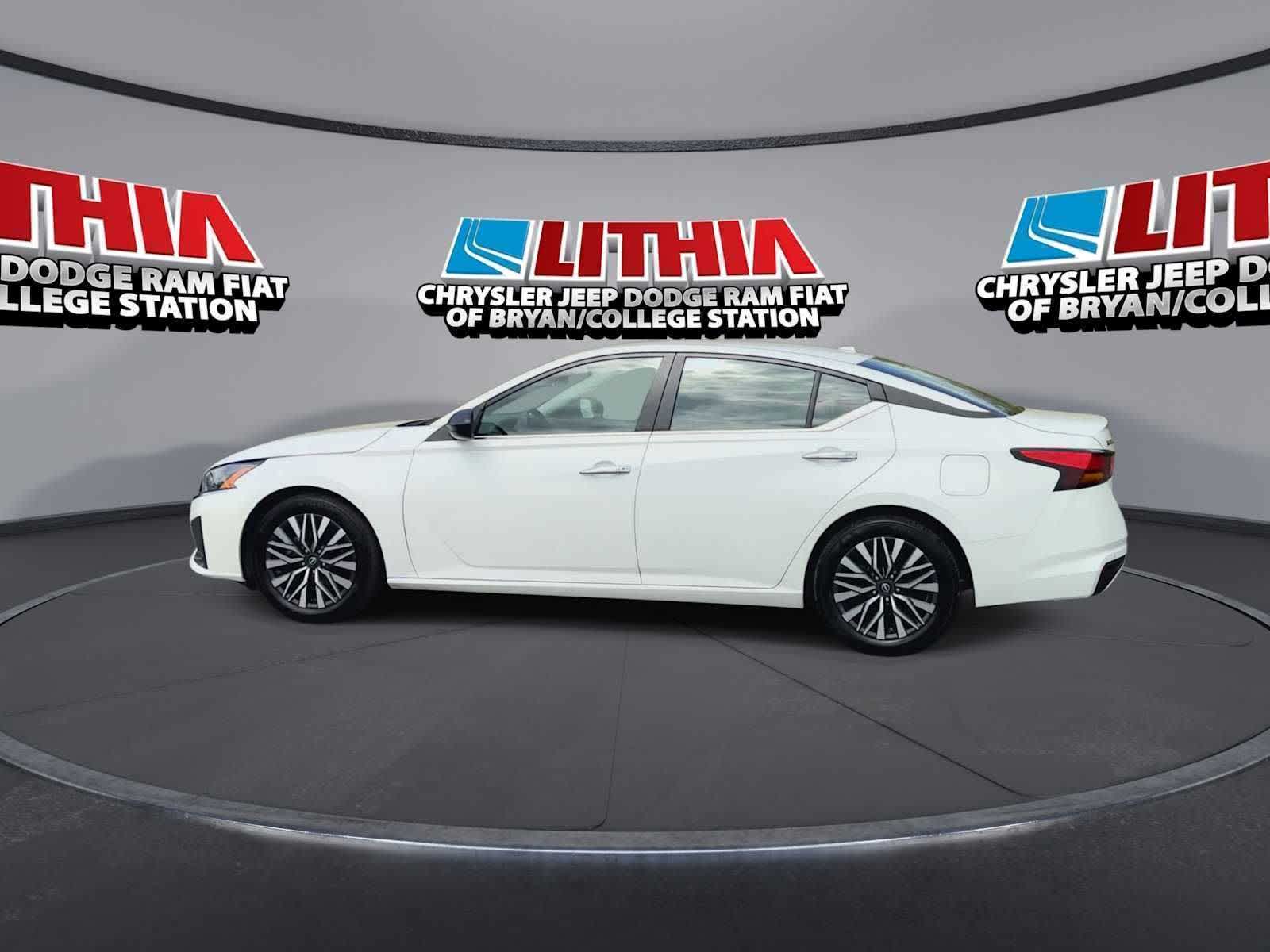 Thumbnail: 2024 Nissan Altima - 5